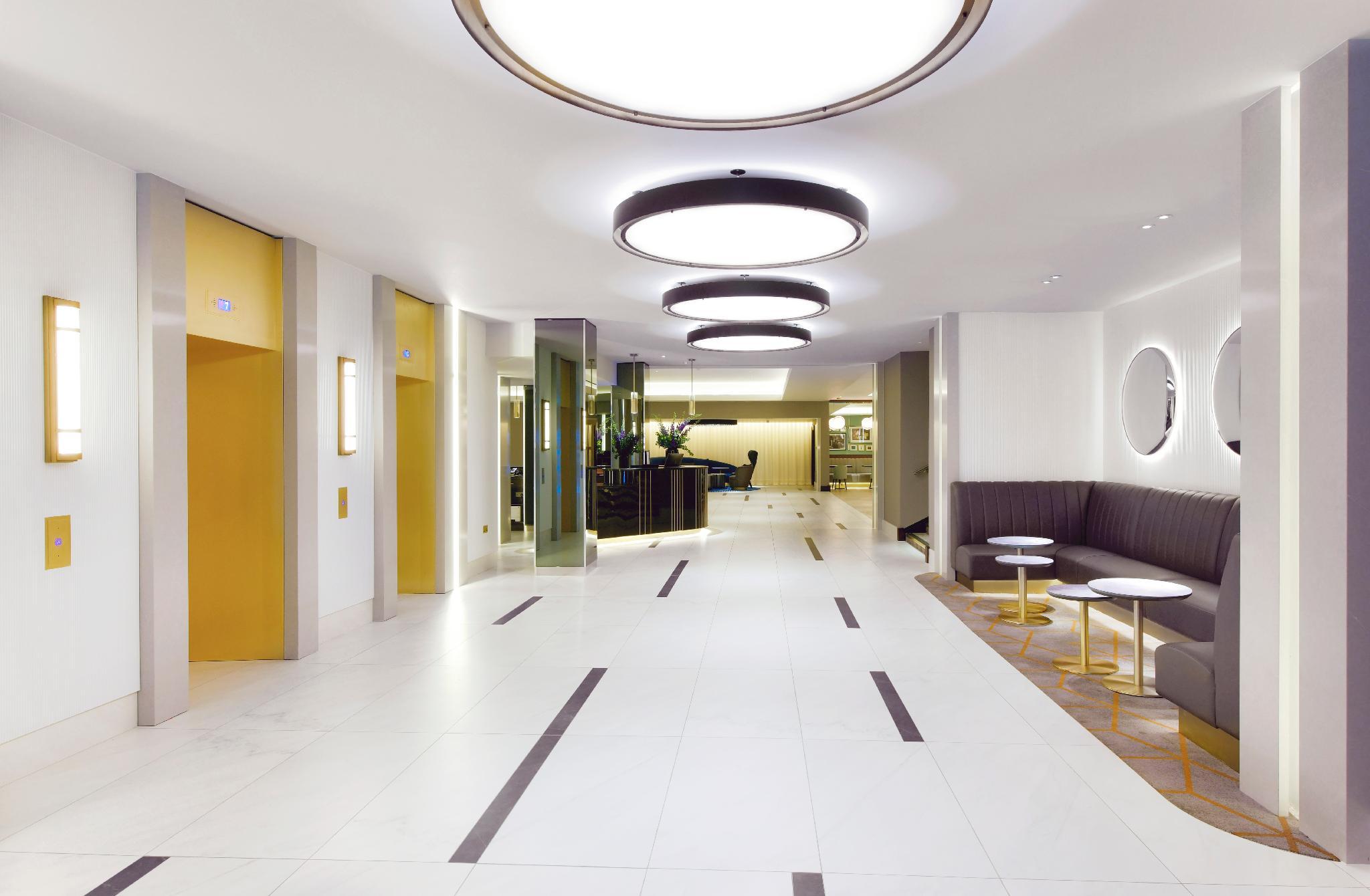 Strand Palace Лондон Екстер'єр фото The reception area of the hotel