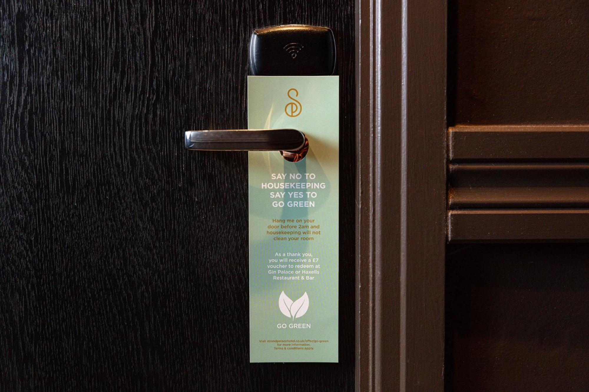 Strand Palace Лондон Екстер'єр фото Door hanger