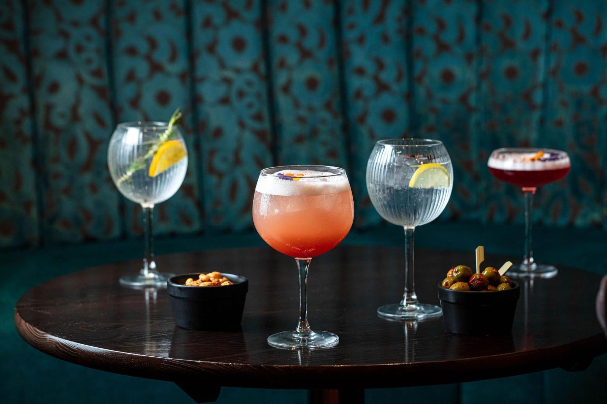 Strand Palace Лондон Екстер'єр фото Cocktail