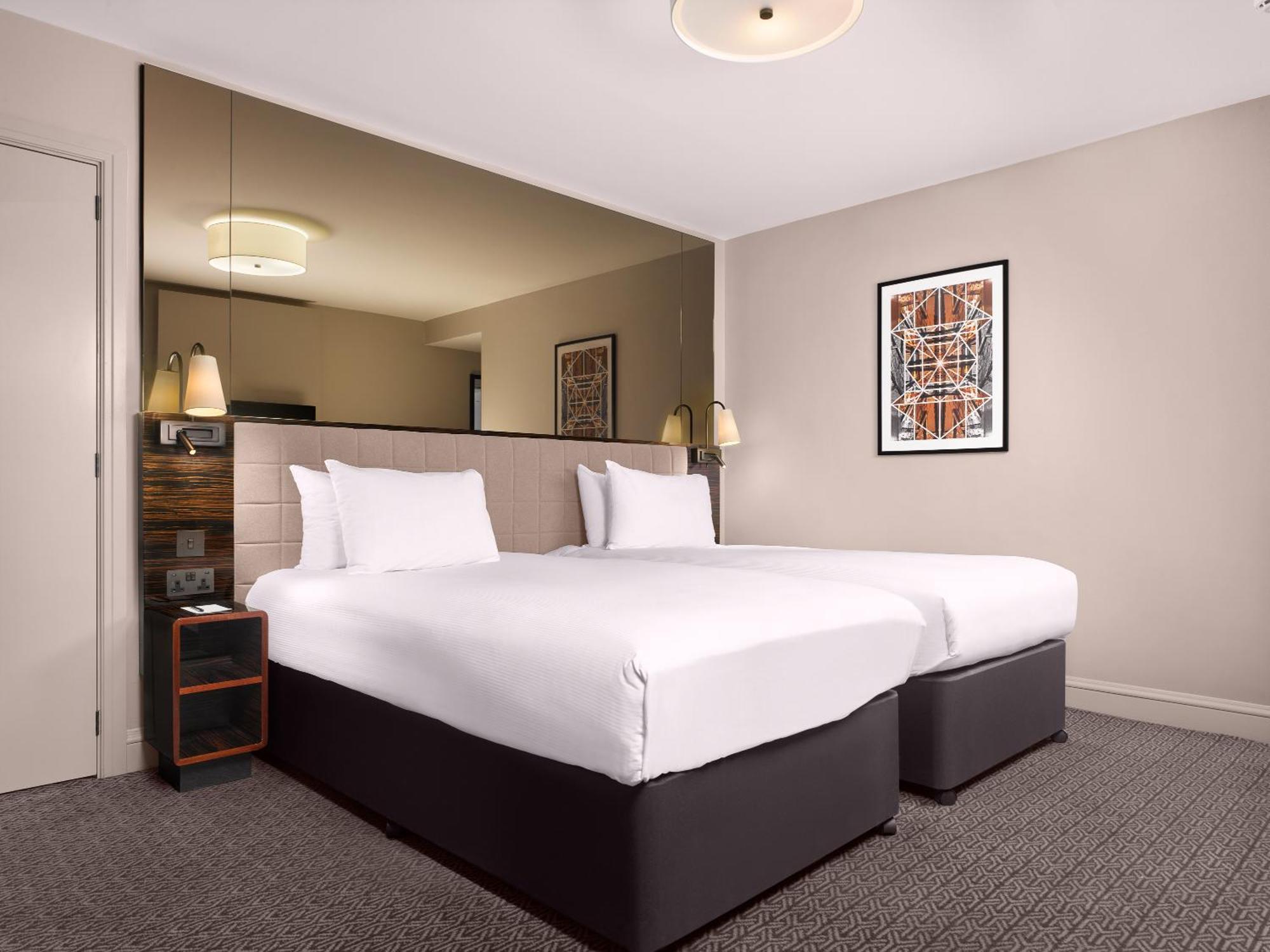 Strand Palace Лондон Екстер'єр фото A room at the hotel