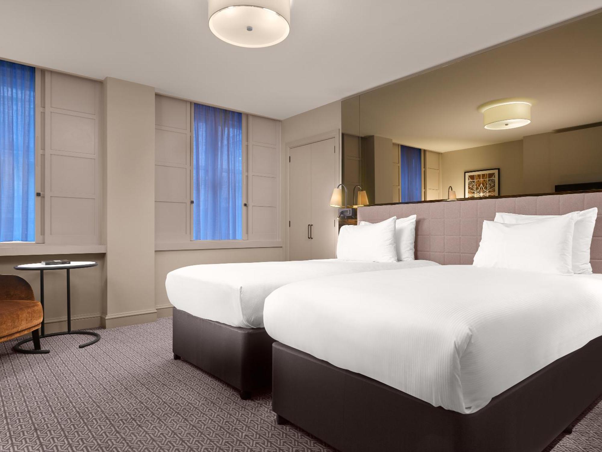 Strand Palace Лондон Екстер'єр фото A room at the hotel