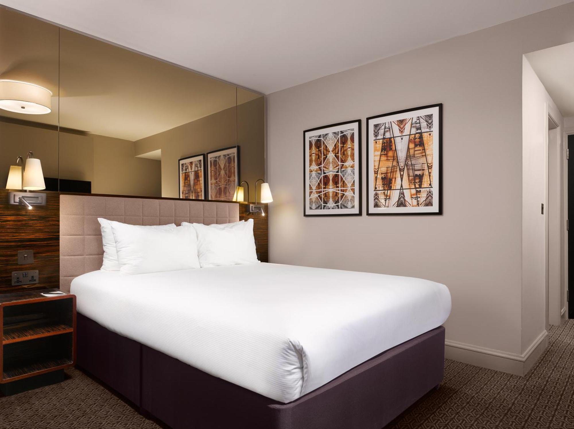 Strand Palace Лондон Екстер'єр фото A room at the hotel