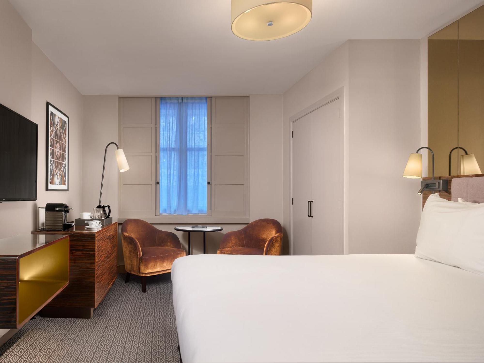 Strand Palace Лондон Екстер'єр фото A room at the hotel