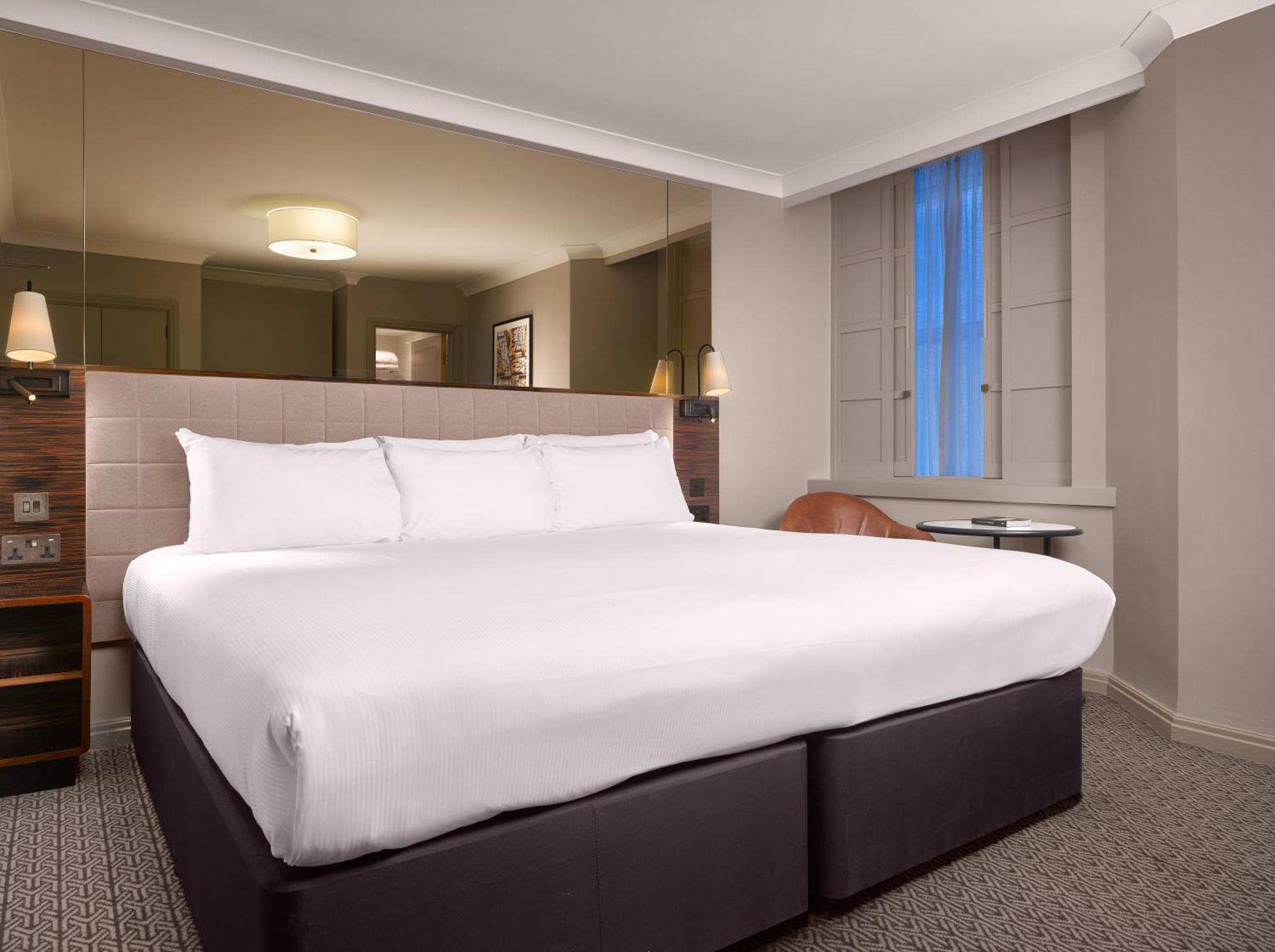 Strand Palace Лондон Екстер'єр фото
