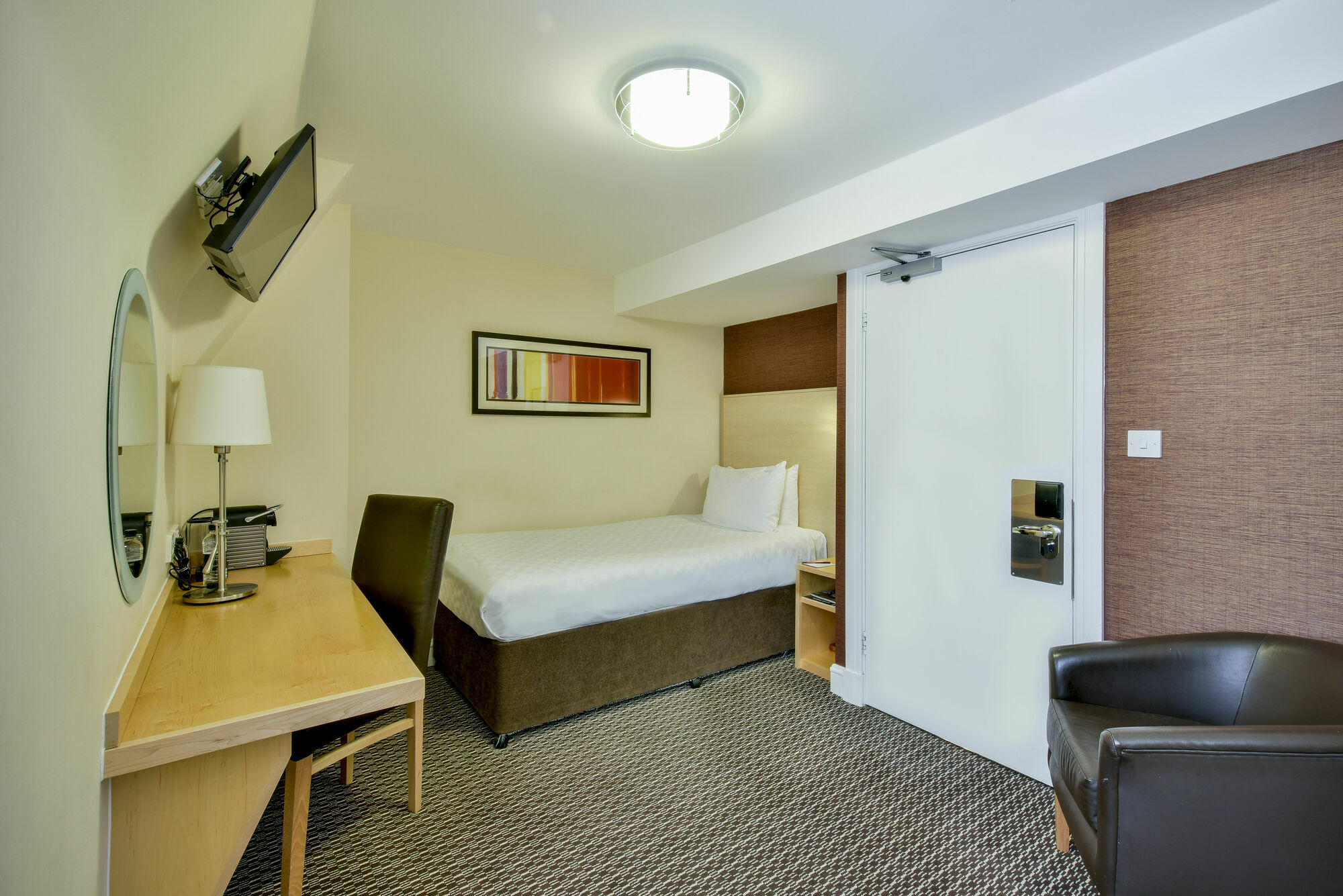 Strand Palace Лондон Екстер'єр фото A single room at the hotel