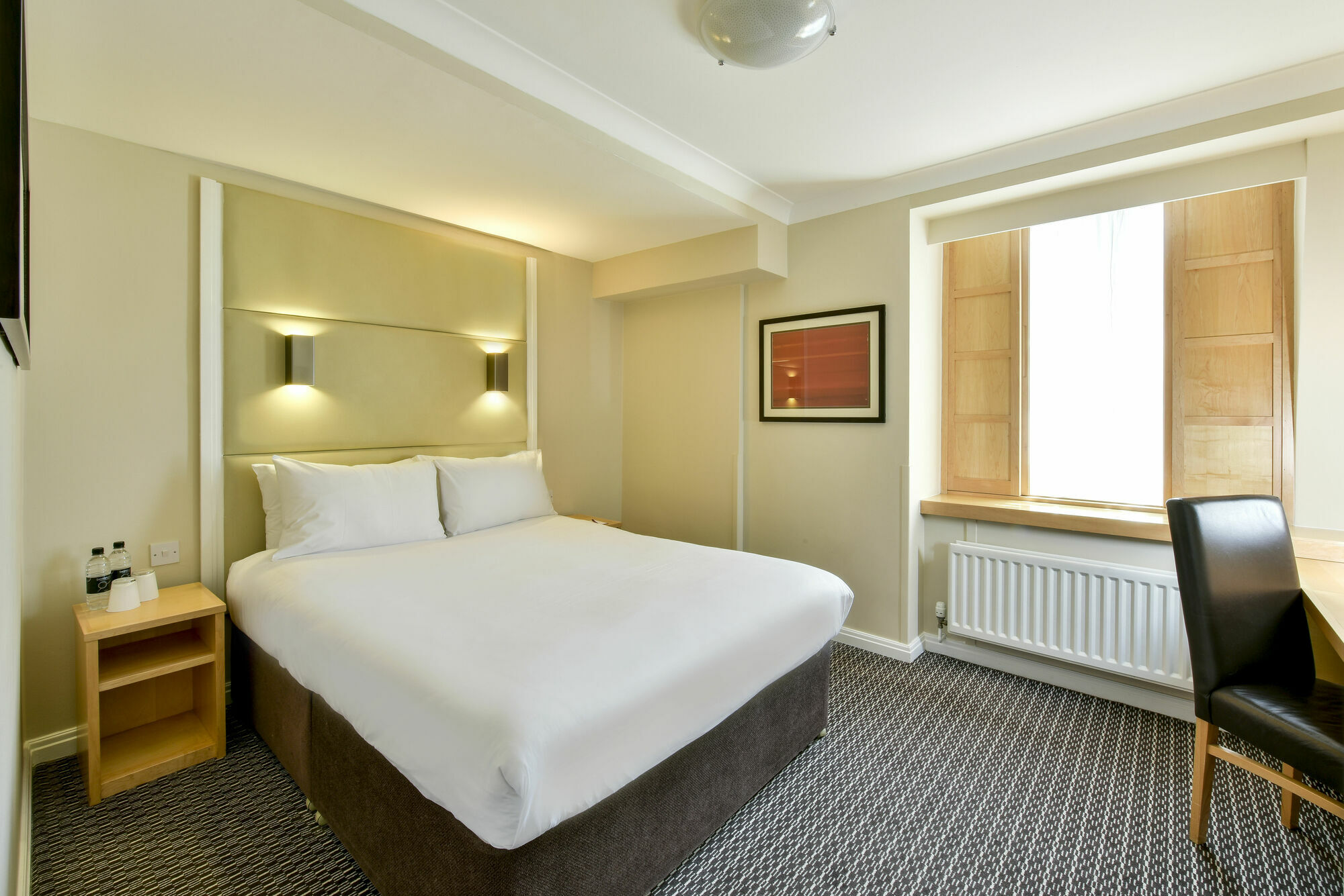 Strand Palace Лондон Екстер'єр фото A room at the hotel
